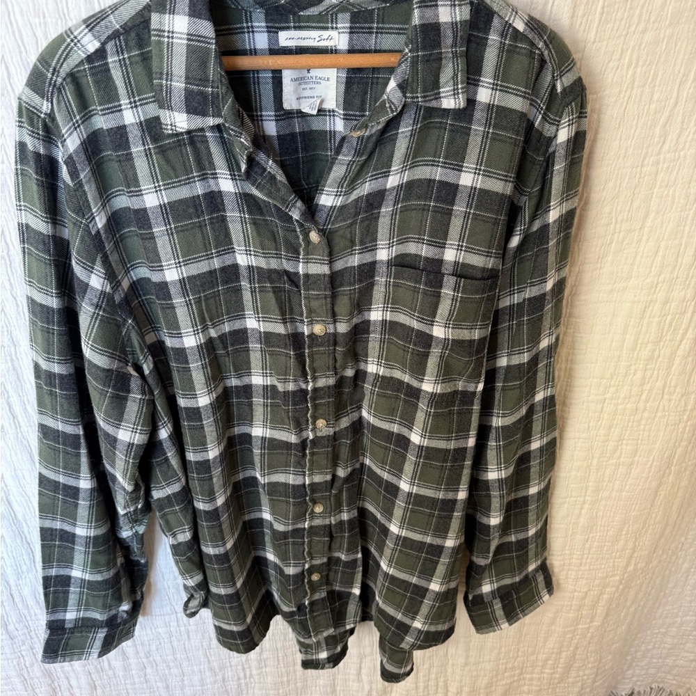 American Eagle Outfitters Dark Green Plaid Shirt